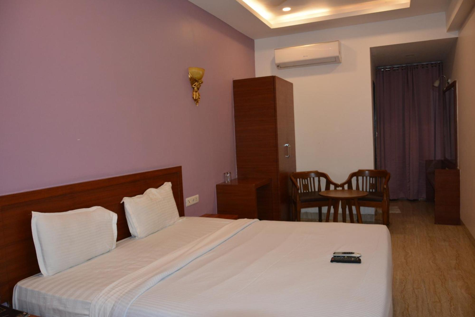 The Grand Neelam Hotel Rāipur Exterior foto