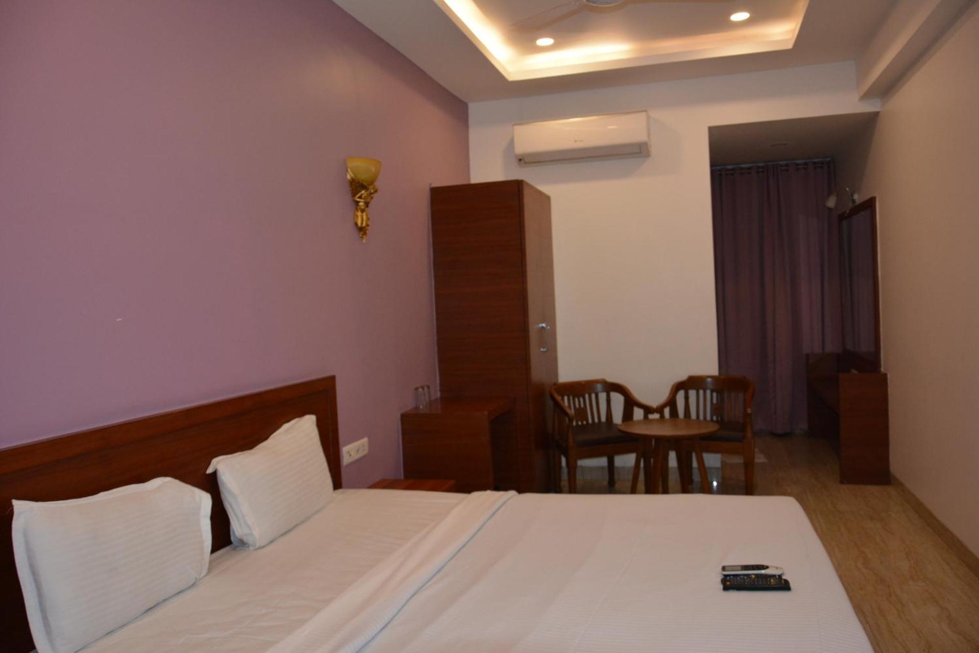 The Grand Neelam Hotel Rāipur Exterior foto